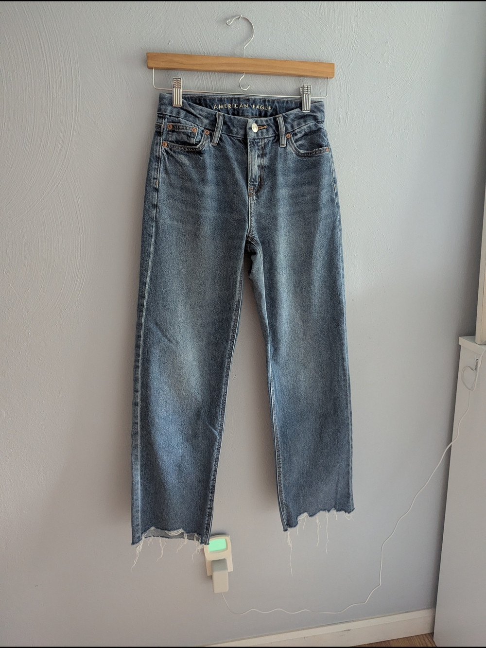 American Eagle Outfitters Straight-Leg Jeans in Medium Blue Wash